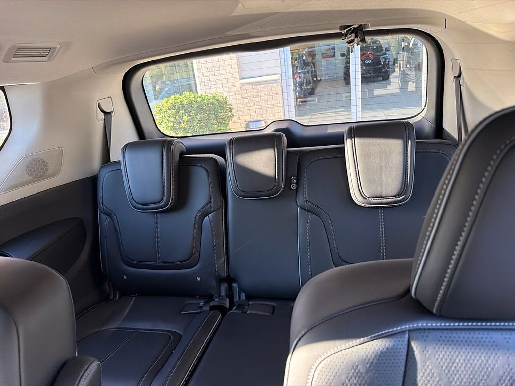 2025 INFINITI QX80 Sensory 4WD