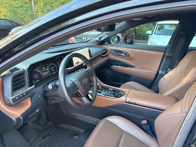 2025 Toyota Crown Signia Limited