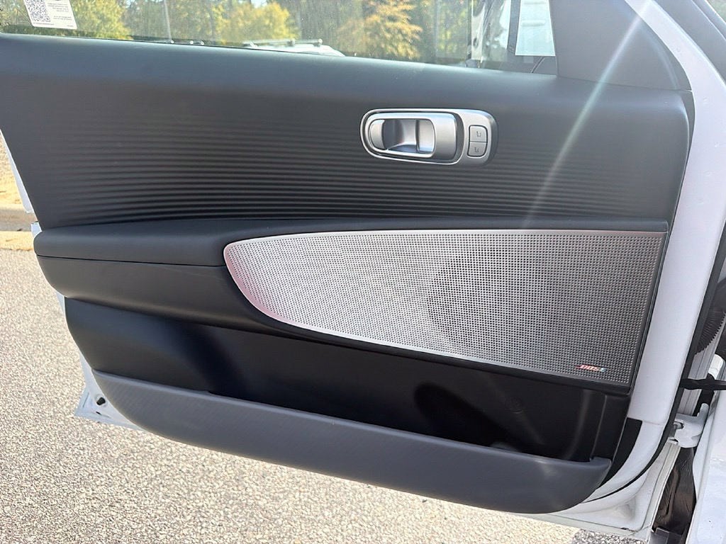 2025 Hyundai IONIQ 6 Limited