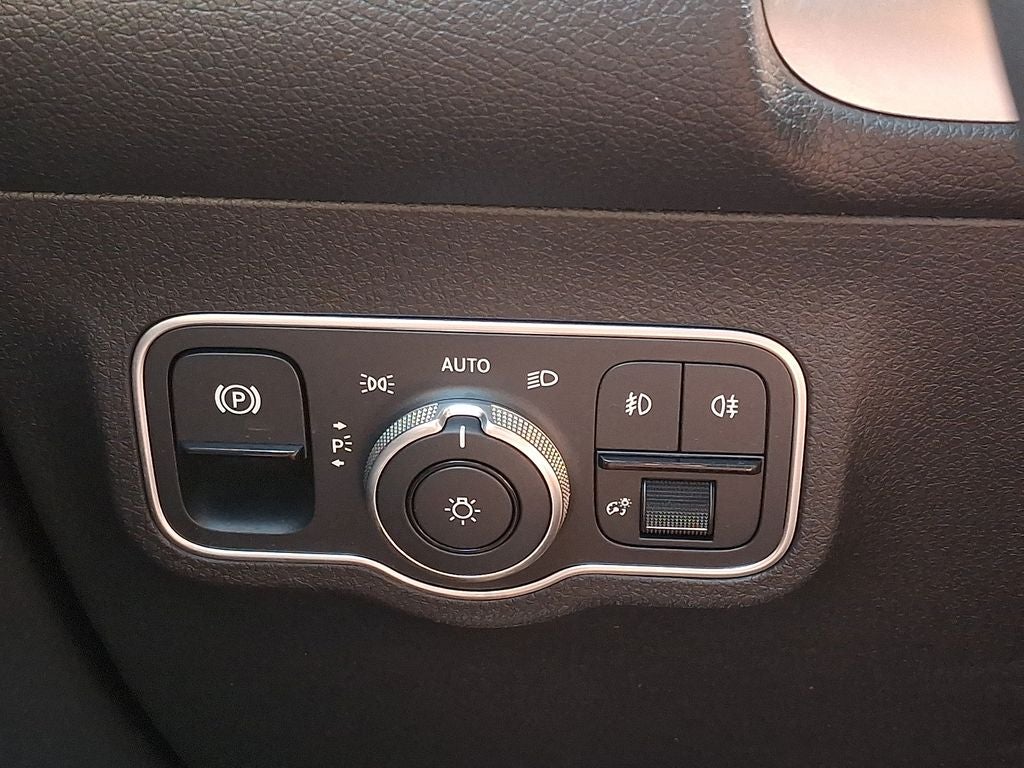 2025 Mercedes-Benz GLB GLB 250 4MATIC®