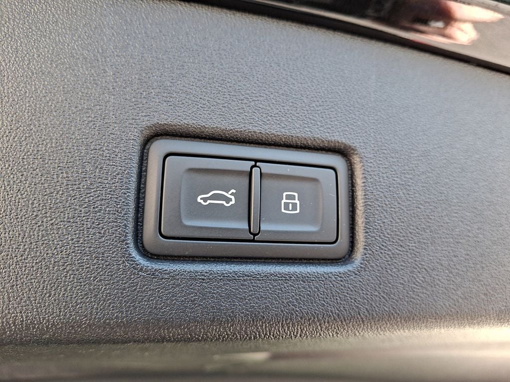 2025 Audi Q4 e-tron Premium