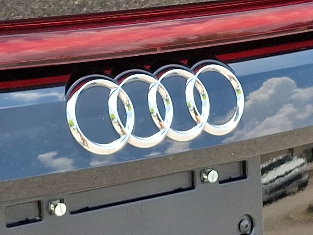 2022 Audi Q8 55 Premium quattro