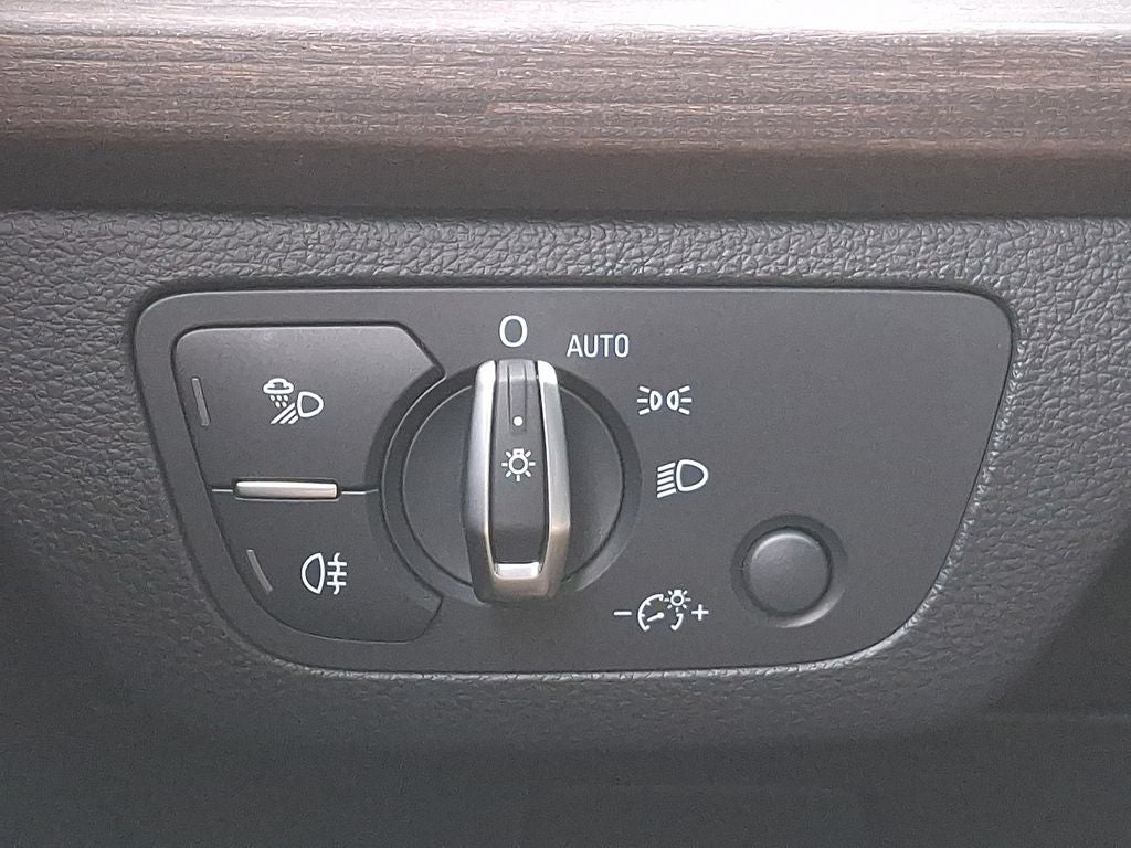 2023 Audi Q5 45 S line Premium quattro