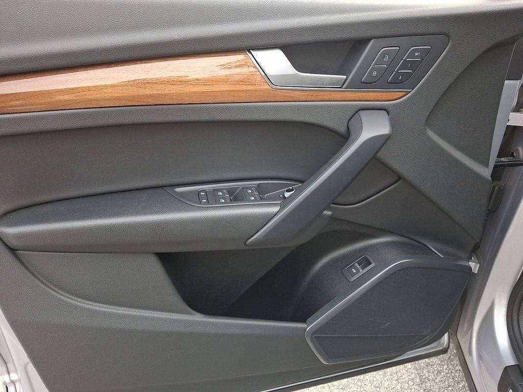 2023 Audi Q5 45 S line Premium quattro