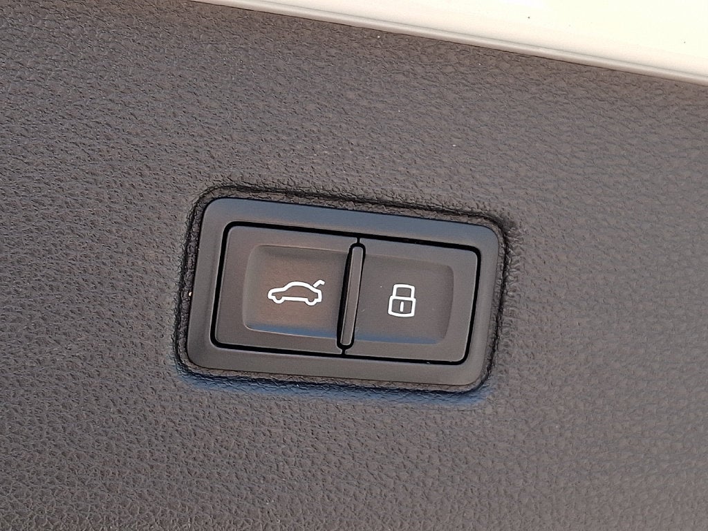 2025 Audi Q7 55 Prestige quattro