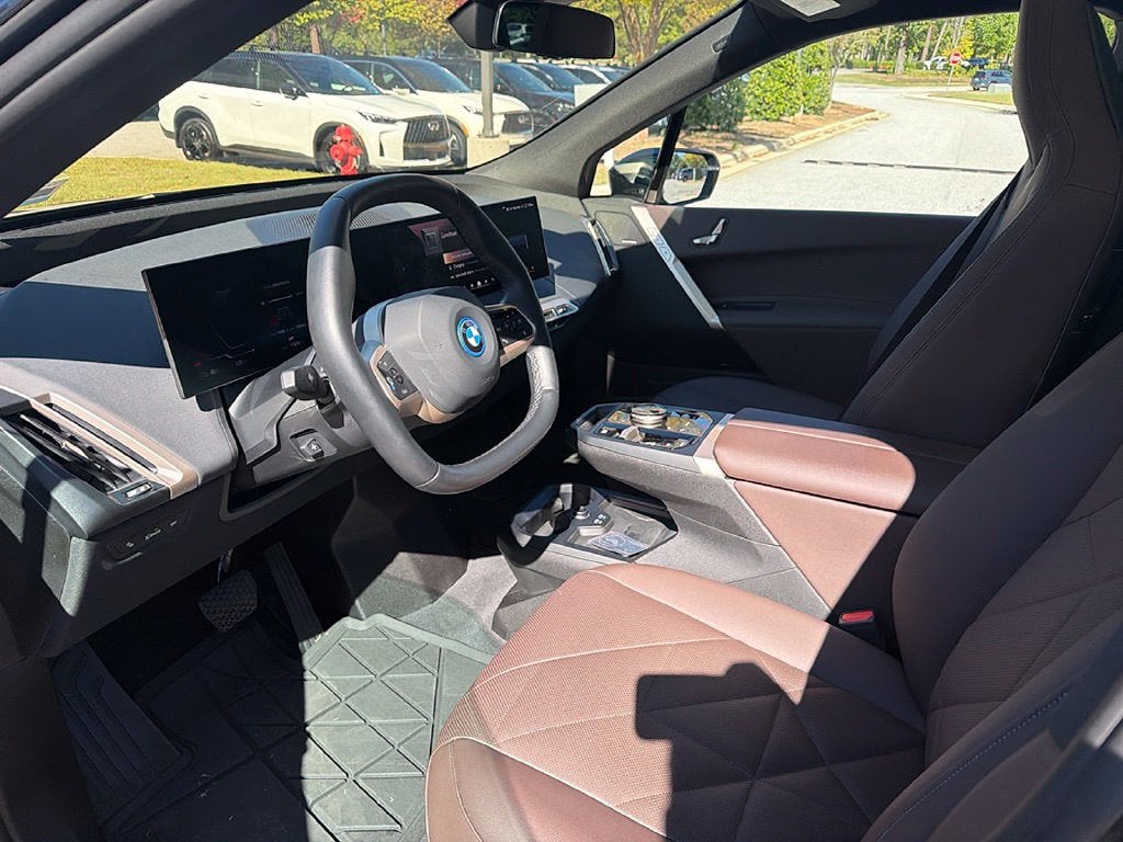 2025 BMW iX xDrive50
