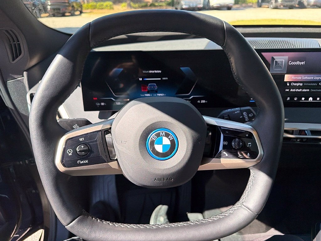 2025 BMW iX xDrive50