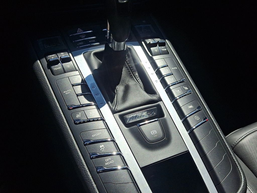 2020 Porsche Macan Base