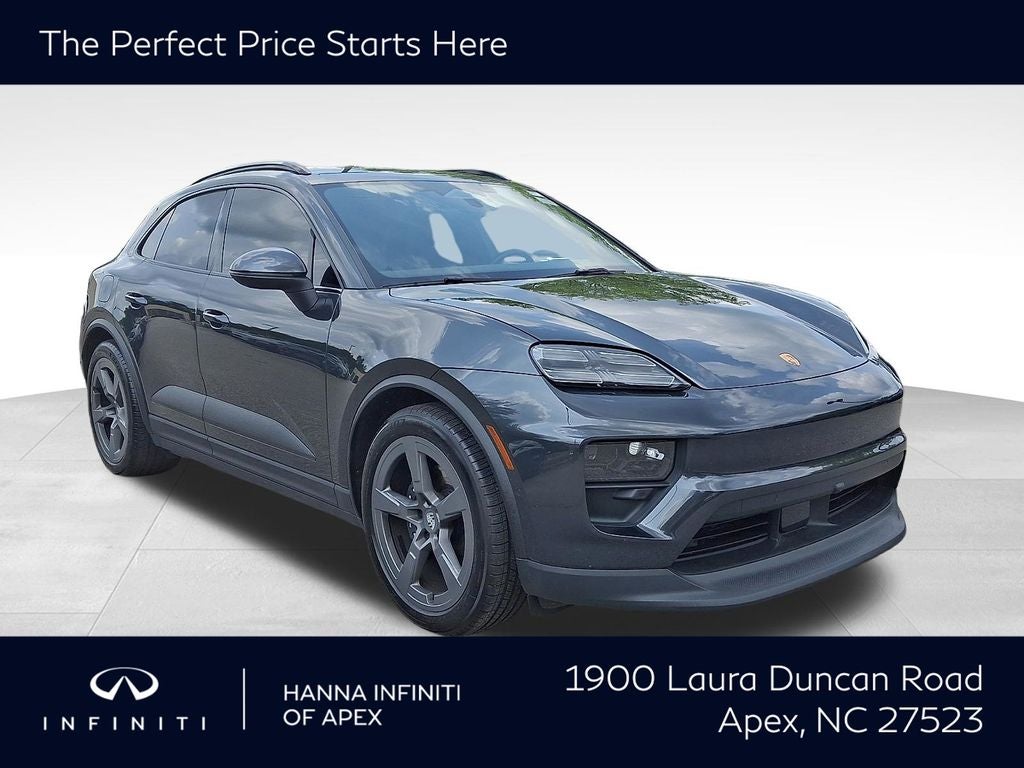2025 Porsche Macan Macan Electric's photo