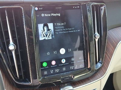 2022 Volvo XC60 B5 Momentum