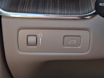 2022 Volvo XC60 B5 Momentum