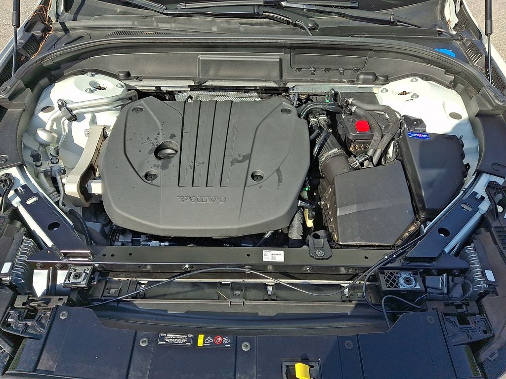 2022 Volvo XC60 B5 Momentum