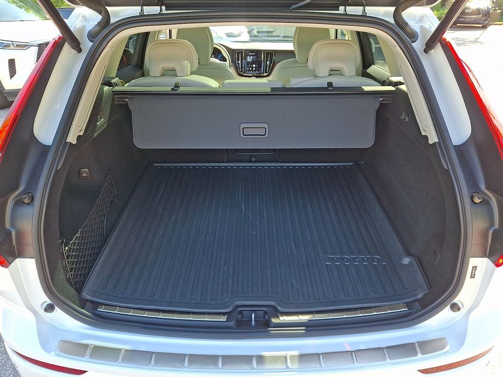 2022 Volvo XC60 B5 Momentum