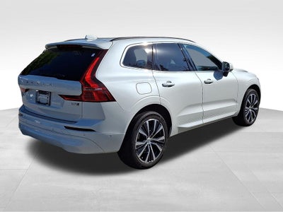 2022 Volvo XC60 B5 Momentum
