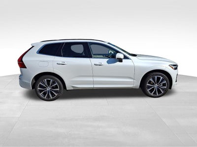 2022 Volvo XC60 B5 Momentum