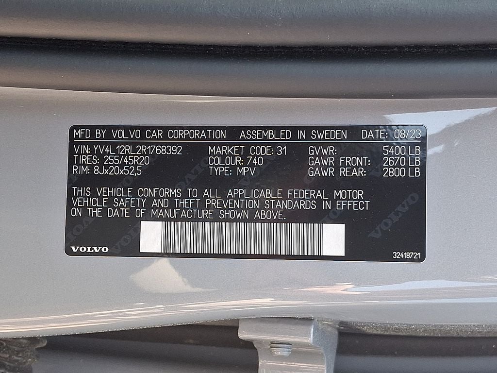 2024 Volvo XC60 B5 Plus Dark Theme
