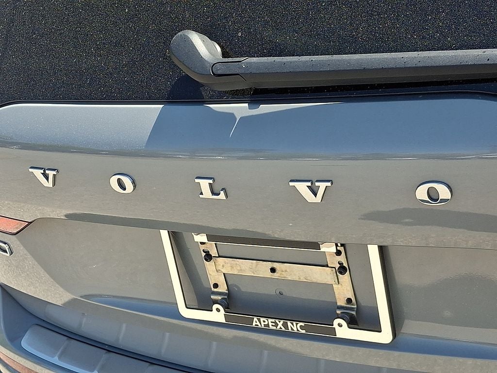 2024 Volvo XC60 B5 Plus Dark Theme