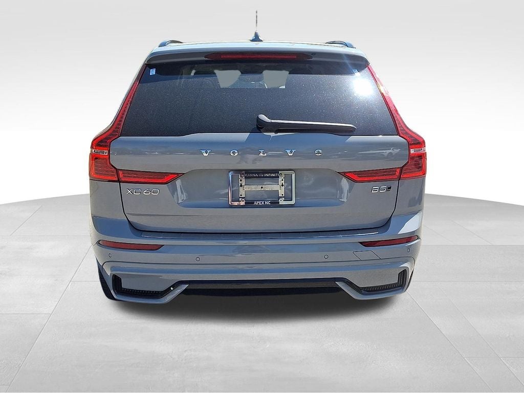 2024 Volvo XC60 B5 Plus Dark Theme