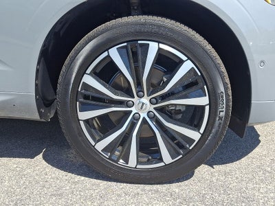 2024 Volvo XC60 B5 Plus Dark Theme
