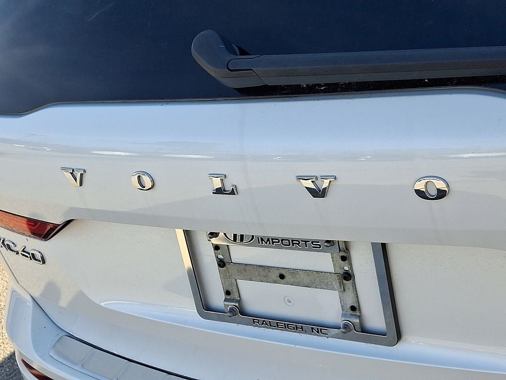 2024 Volvo XC60 B5 Plus Dark Theme