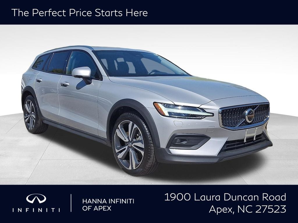 2025 Volvo V60 Cross Country B5 Plus