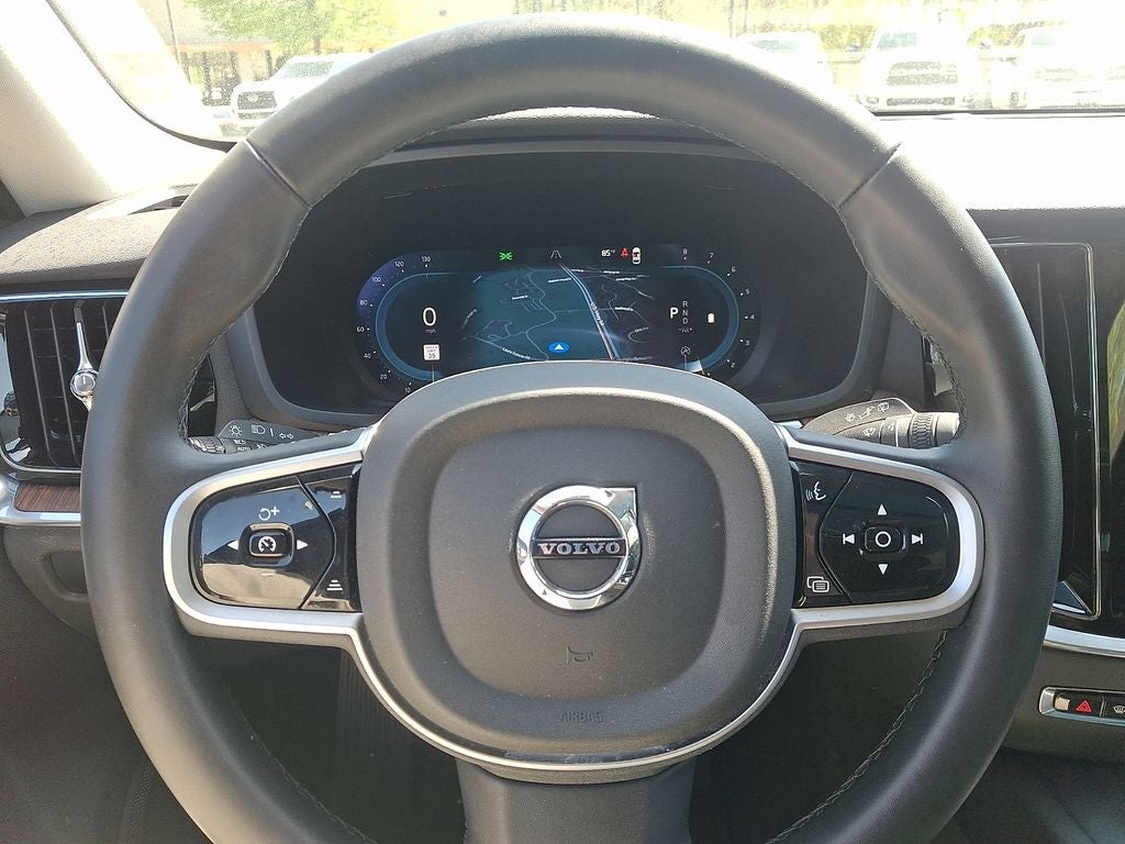 2025 Volvo V60 Cross Country B5 Plus