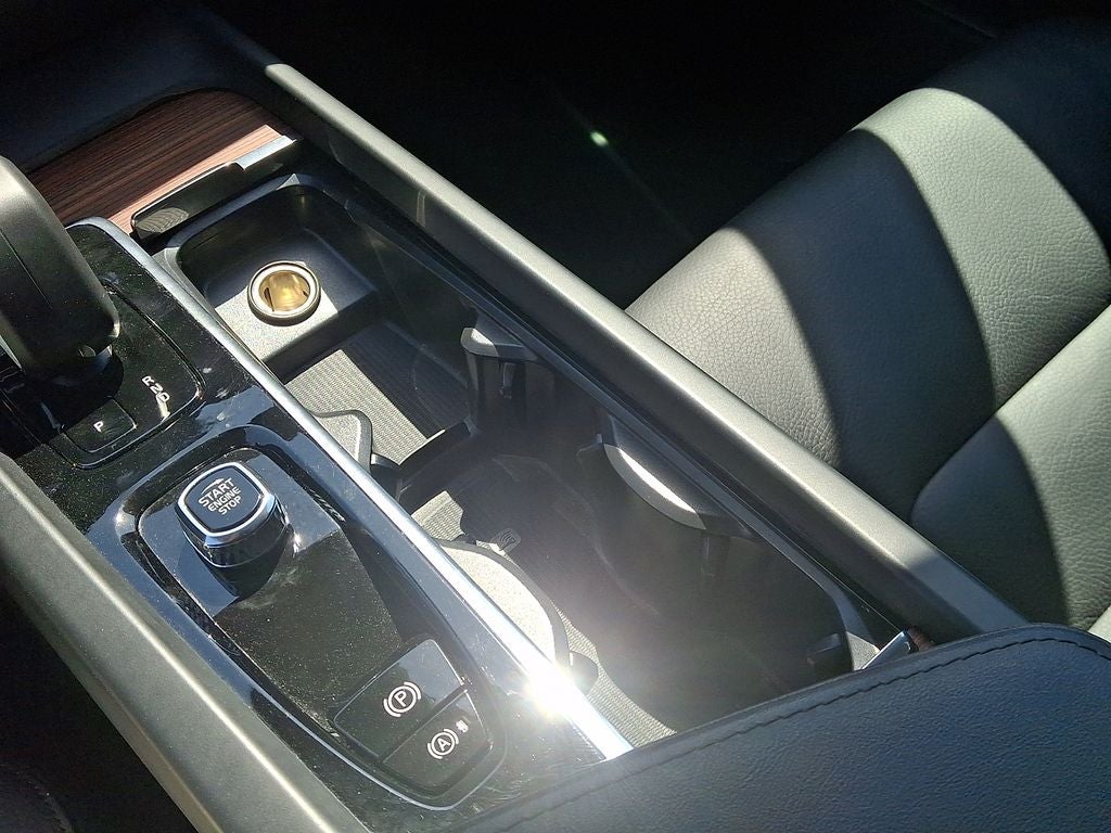 2025 Volvo V60 Cross Country B5 Plus