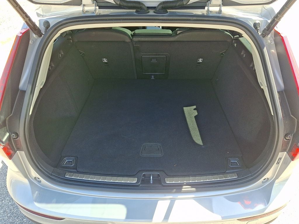 2025 Volvo V60 Cross Country B5 Plus