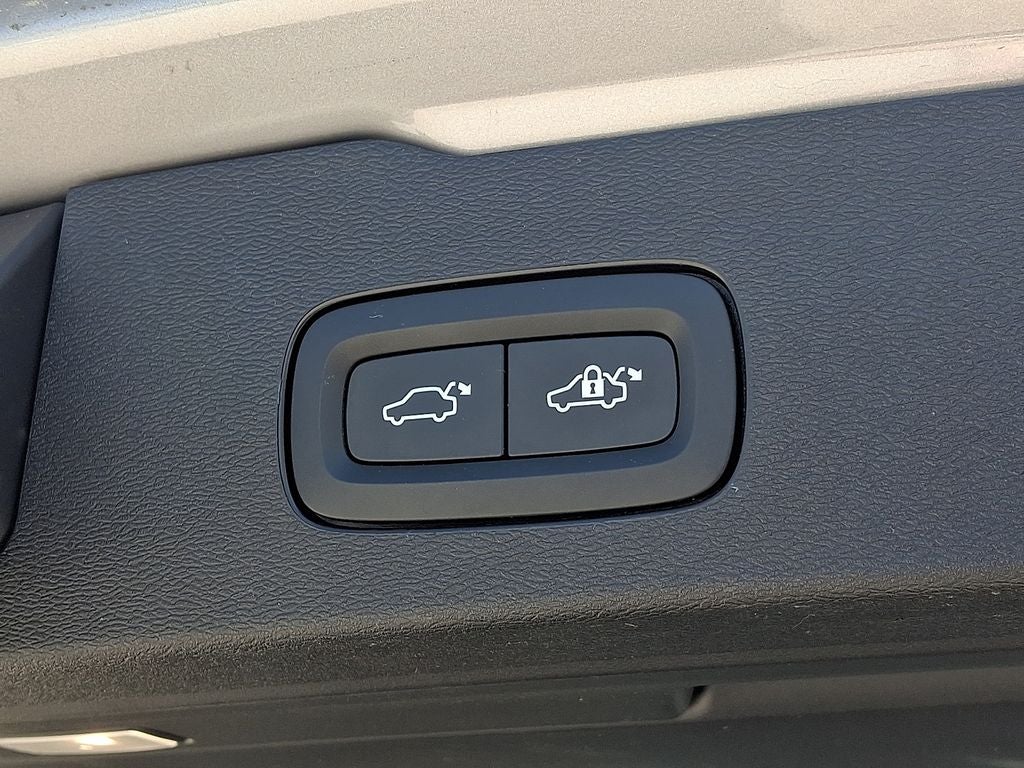 2025 Volvo V60 Cross Country B5 Plus