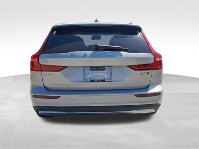 2025 Volvo V60 Cross Country B5 Plus